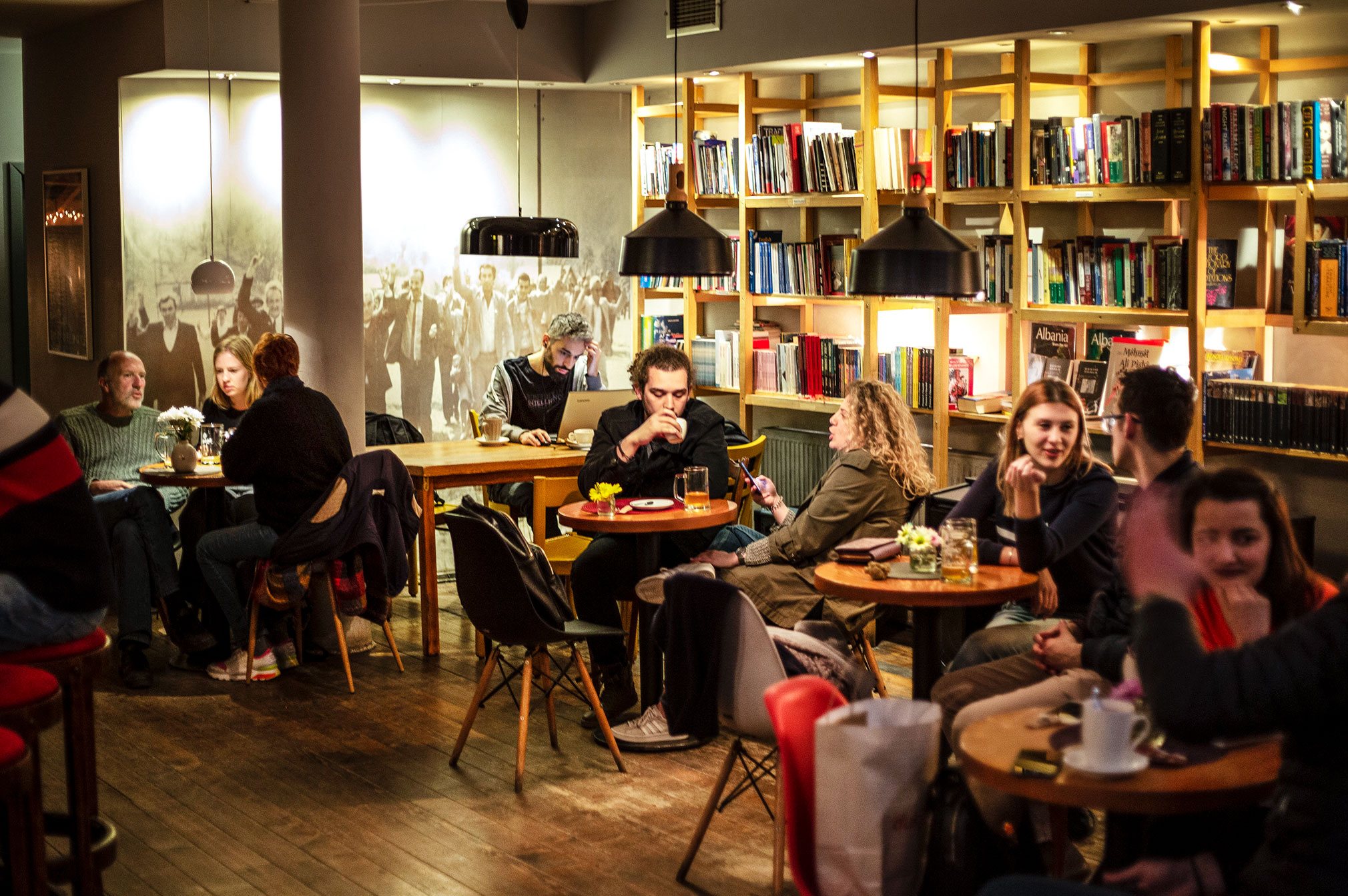 kdit-e-nat-pristina-book-cafe-2