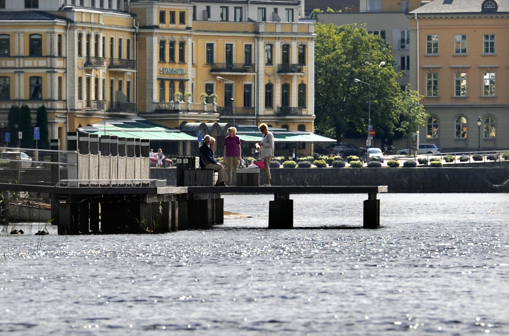 Stadshotellet i Karlstad sedd från Klaraälven