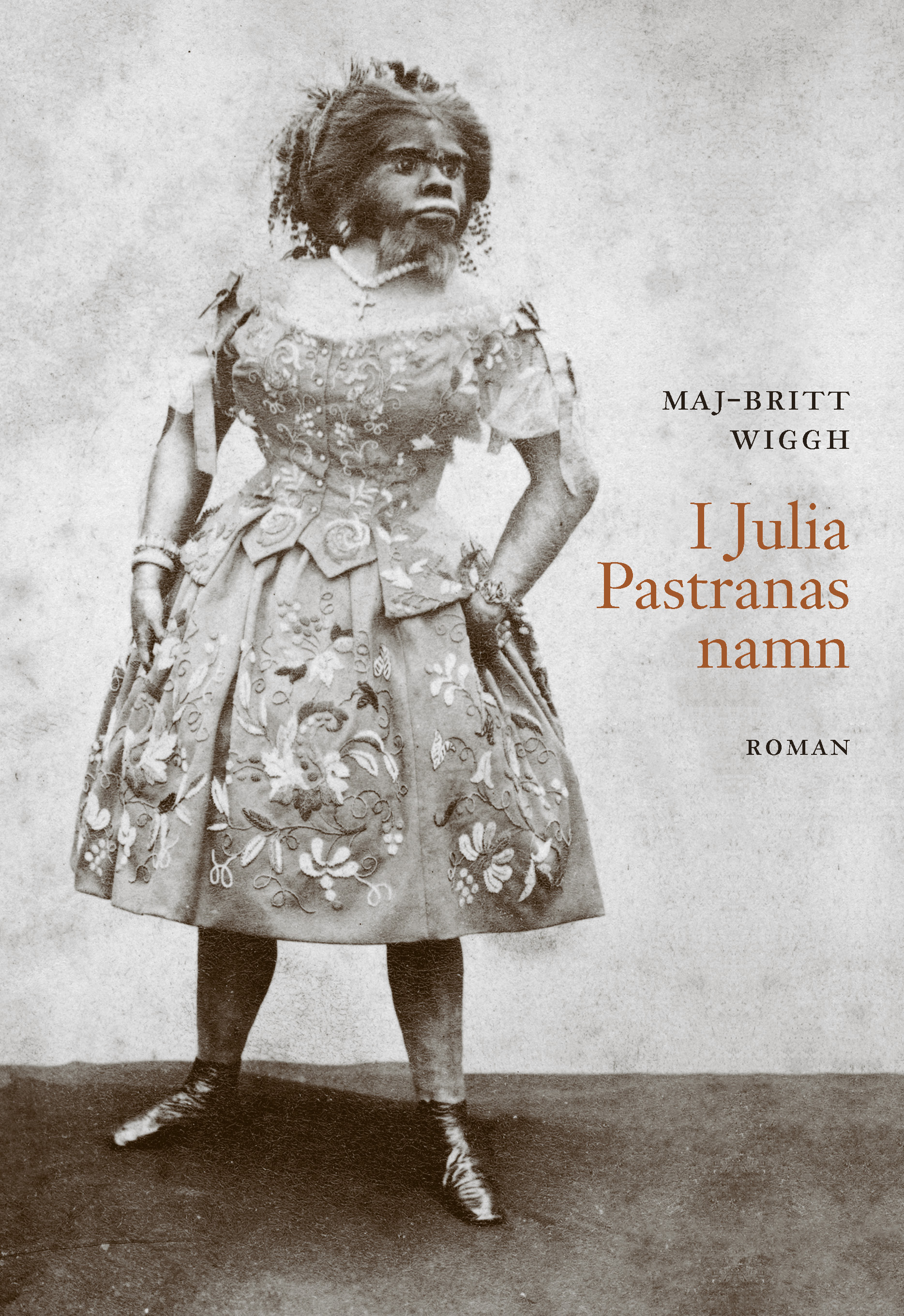 i-julia-pastrans-namn-omslag
